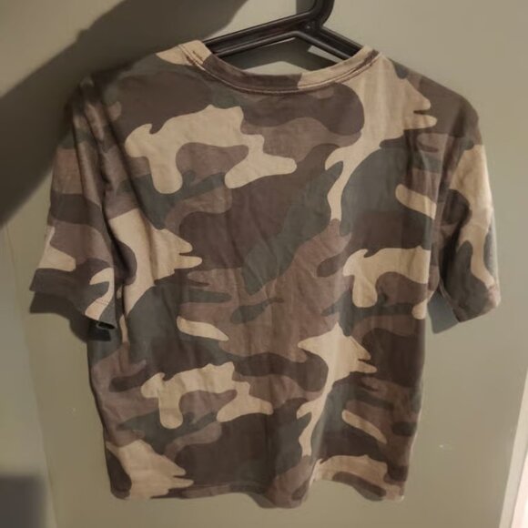 2 womens hollister must have collection 100% cotton tees size small - Picture 3 of 4